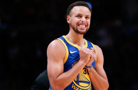 纽卡球迷在基地附近拉横幅：伊萨克是只纯粹的老鼠